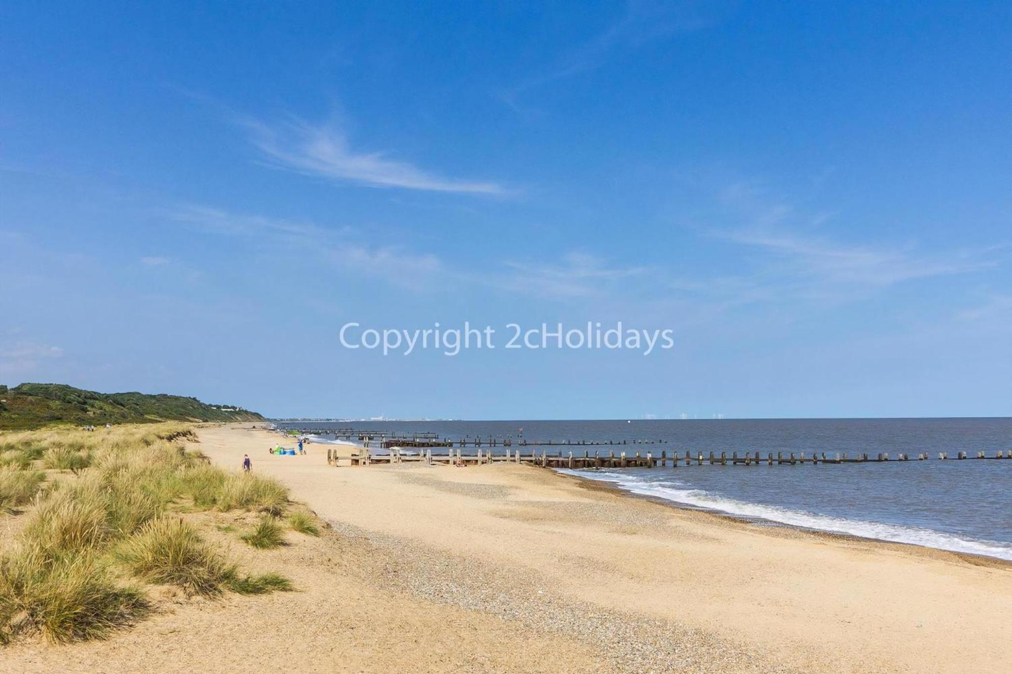 Beautiful Caravan For Hire With A Partial Sea View In Suffolk Ref 32042Az Лоустофт Экстерьер фото