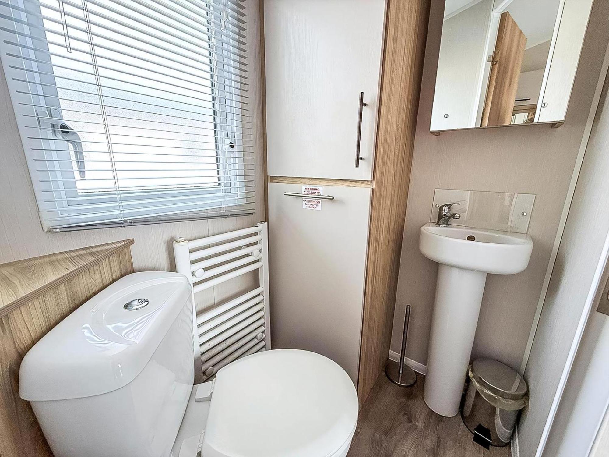 Beautiful Caravan For Hire With A Partial Sea View In Suffolk Ref 32042Az Лоустофт Экстерьер фото