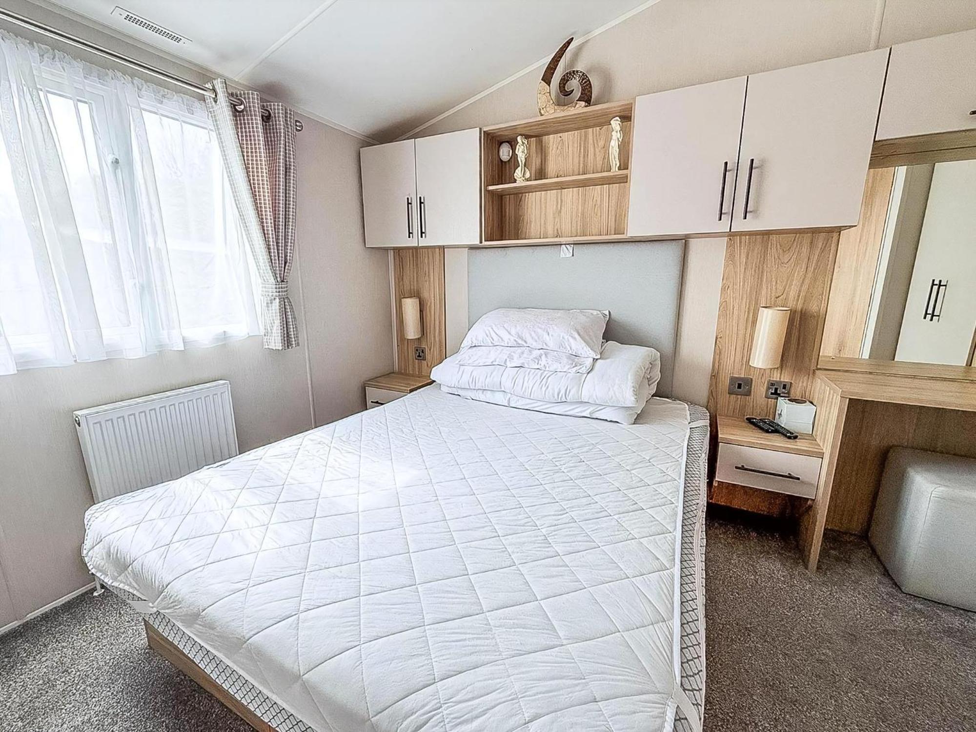 Beautiful Caravan For Hire With A Partial Sea View In Suffolk Ref 32042Az Лоустофт Экстерьер фото