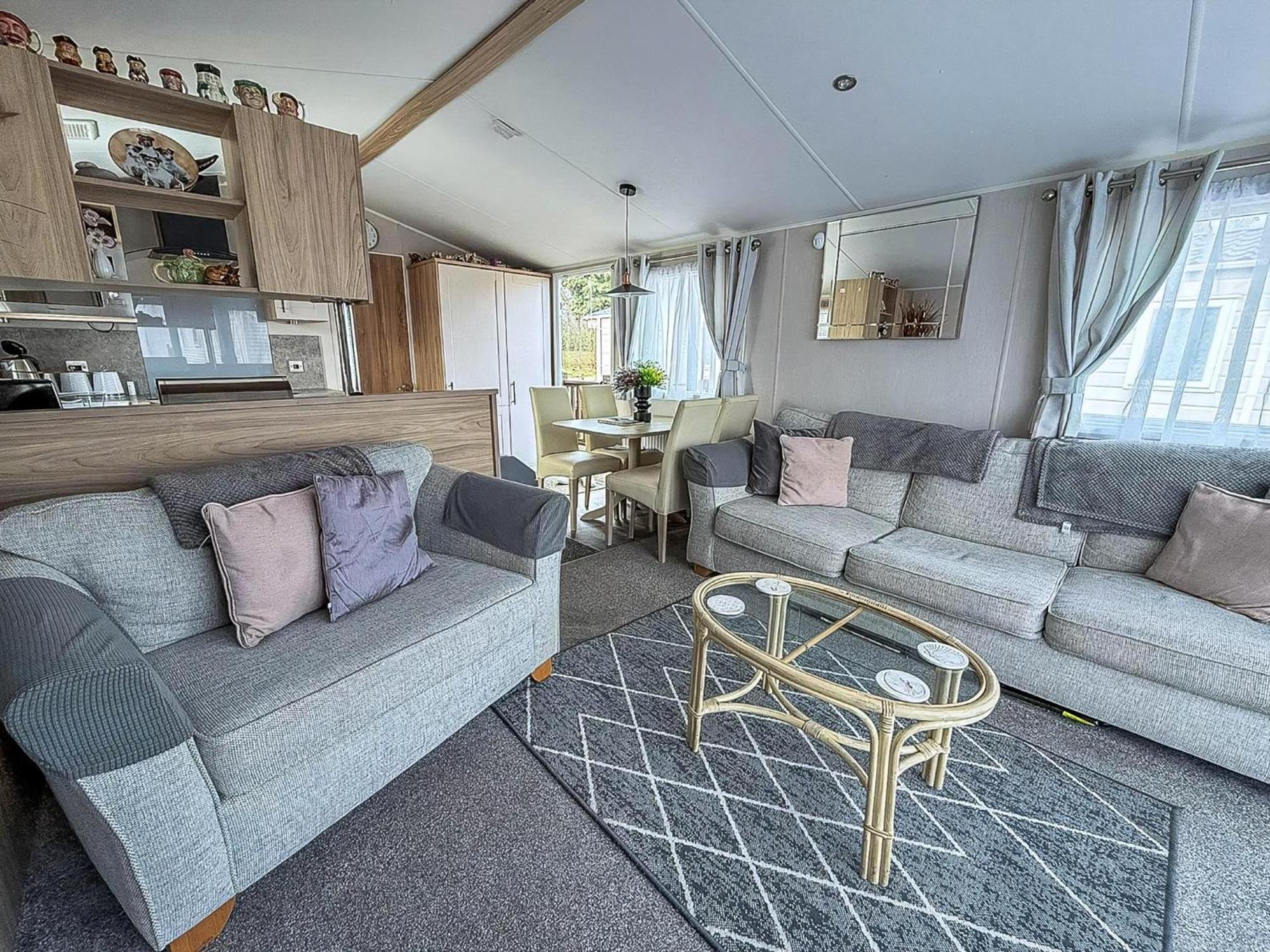 Beautiful Caravan For Hire With A Partial Sea View In Suffolk Ref 32042Az Лоустофт Экстерьер фото